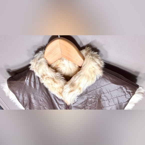 REVERSIBLE Rabbit Fur Lined Vest - Picture 6 of 16